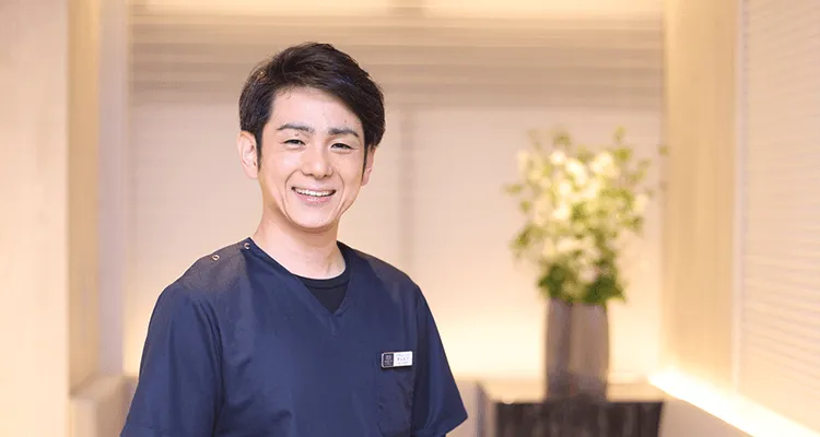 歯科医師 築山 鉄平